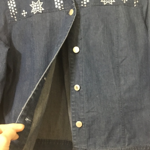 Allison Daley ~ Indigo Denim Jean Jacket Embroidered ~ Size Medium - Picture 2 of 7
